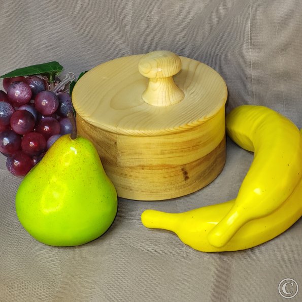 Bowl with offset lid